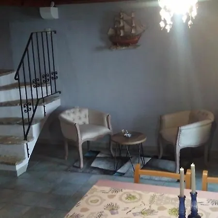 Seaside Family Friendly House With A Swimming Pool Cove Pernatice, Drvenik - 11590 Holiday home *