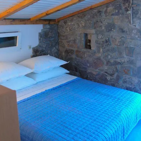 Seaside Family Friendly House With A Swimming Pool Cove Pernatice, Drvenik - 11590 *