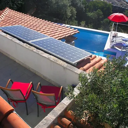 Seaside Family Friendly House With A Swimming Pool Cove Pernatice, Drvenik - 11590 Holiday home *